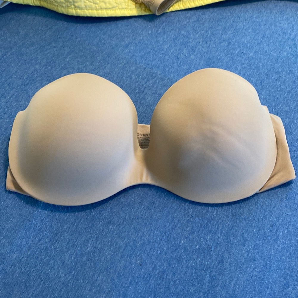 Strapless bra with ability to add straps